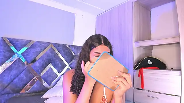 Snapshot of candice777 chatting on October 4, 2025, 1:01 pm candice777 online show from October 4, 2025, 1:01 pm