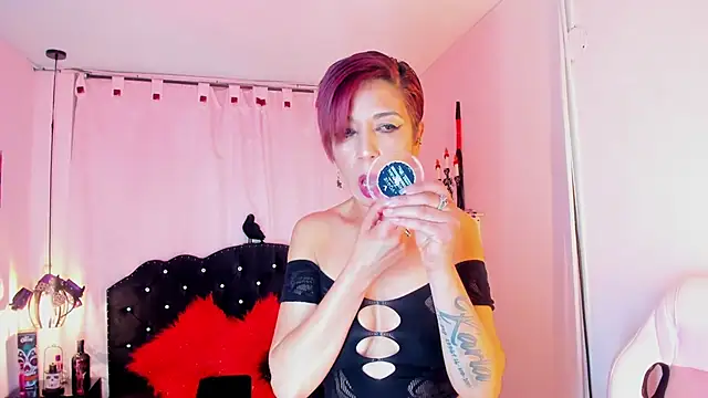 Trinityy   online show from December 4, 2025, 7:13 pm