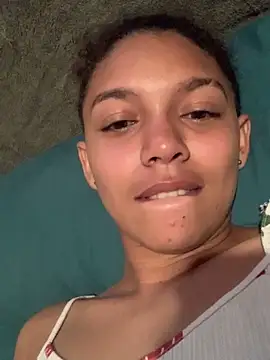 Snapshot of aitana_kahlo chatting on February 15, 2026, 2:16 pm aitana kahlo online show from February 15, 2026, 2:16 pm