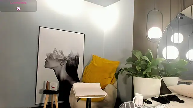 Snapshot of Skyyle_ chatting on October 2, 2025, 12:41 pm Skyyle  online show from October 2, 2025, 12:41 pm