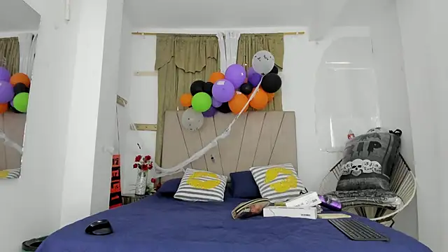 Snapshot of Lady_miss___ chatting on October 28, 2025, 1:10 pm Lady miss    online show from October 28, 2025, 1:10 pm