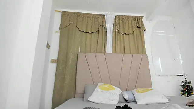 Lady miss    online show from December 3, 2025, 12:26 pm