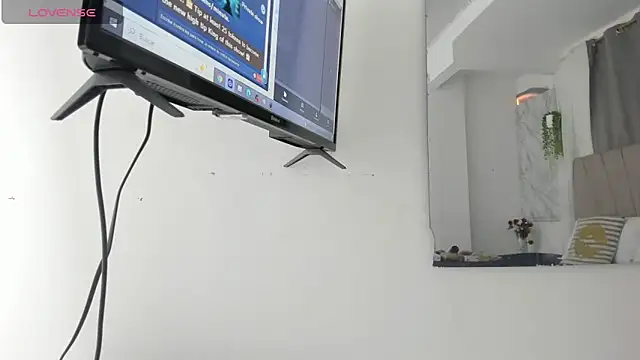 Lady miss    online show from February 4, 2026, 12:11 pm