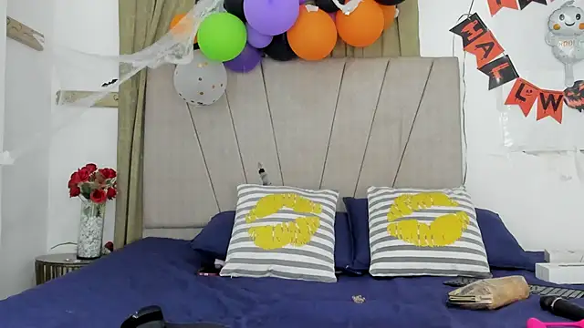 Snapshot of Lady_miss___ chatting on October 30, 2025, 12:25 pm Lady miss    online show from October 30, 2025, 12:25 pm