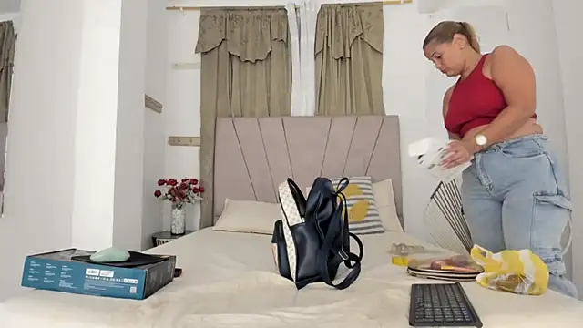 Snapshot of Lady_miss___ chatting on September 26, 2025, 12:34 pm Lady miss    online show from September 26, 2025, 12:34 pm