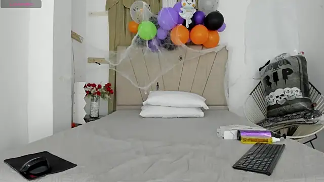 Snapshot of Lady_miss___ chatting on October 17, 2025, 12:07 pm Lady miss    online show from October 17, 2025, 12:07 pm