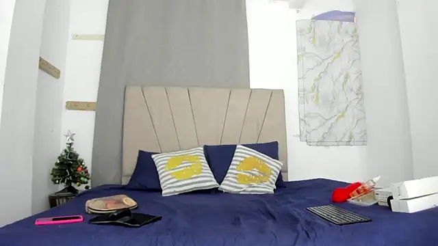 Lady miss    online show from December 16, 2025, 12:31 pm