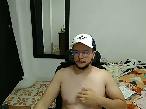 cloudsxxx online show from February 13, 2026, 10:43 pm