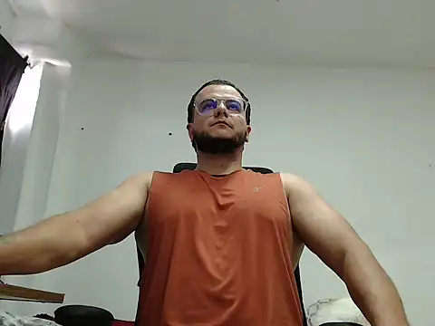 cloudsxxx online show from April 22, 2026, 7:09 pm