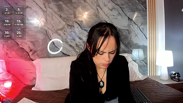 Astridhotman online show from October 8, 2025, 2:07 pm