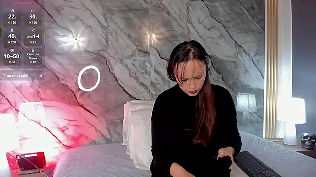 Astridhotman online show from October 2, 2025, 7:39 pm