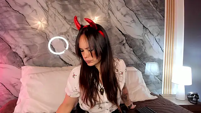 Astridhotman online show from October 31, 2025, 6:59 pm