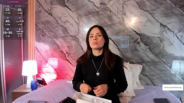 Astridhotman online show from September 16, 2025, 7:37 pm