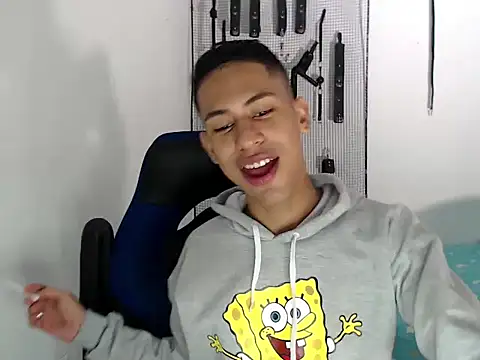 dylan apol0 online show from September 25, 2025, 5:02 am