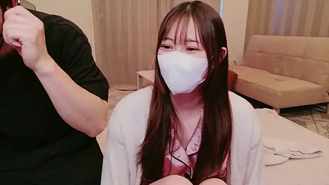 MOEMOE-Q online show from May 28, 2026, 7:42 pm