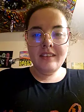 Snapshot of nuttiebuddy1 chatting on November 5, 2025, 12:14 am nuttiebuddy1 online show from November 5, 2025, 12:14 am