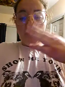 Snapshot of nuttiebuddy1 chatting on October 23, 2025, 6:23 am nuttiebuddy1 online show from October 23, 2025, 6:23 am