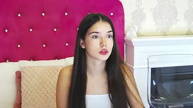 Snapshot of AlexisDevine chatting on September 24, 2025, 4:19 am AlexisDevine online show from September 24, 2025, 4:19 am