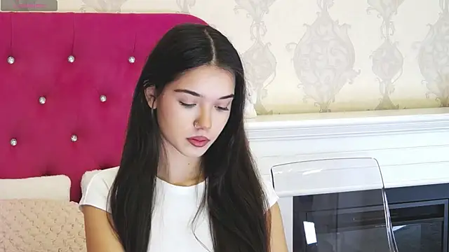 Snapshot of AlexisDevine chatting on September 27, 2025, 4:18 am AlexisDevine online show from September 27, 2025, 4:18 am