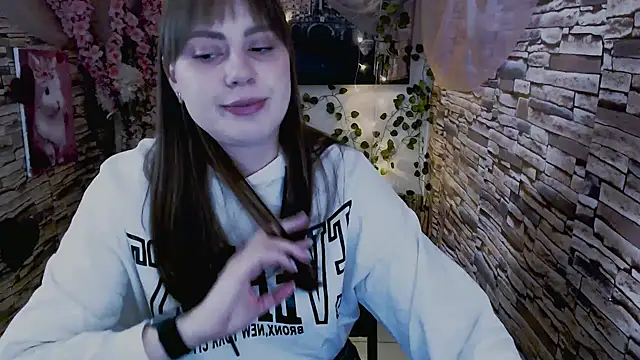 Amanda Bright  online show from October 5, 2025, 8:38 am