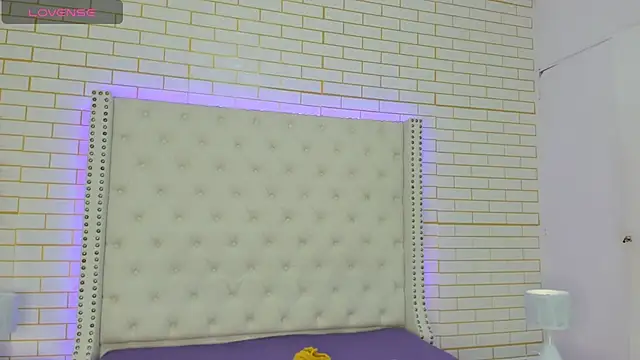 Elody rousse online show from January 9, 2026, 11:50 am