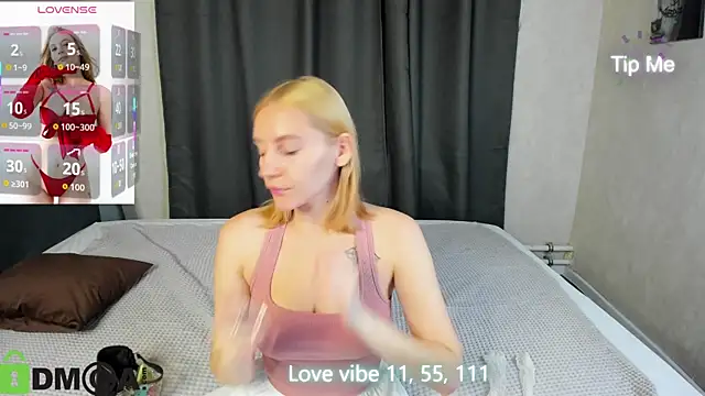 Snapshot of Anna_Chelsea chatting on October 5, 2025, 11:39 pm Anna Chelsea online show from October 5, 2025, 11:39 pm