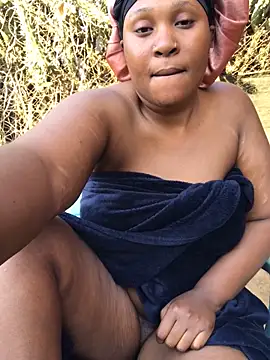 Snapshot of sweetLady89 chatting on September 22, 2025, 5:35 am sweetLady89 online show from September 22, 2025, 5:35 am