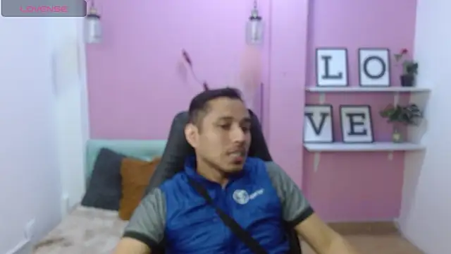 ColombiaStrip online show from October 2, 2025, 3:26 pm