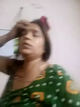 Snapshot of Trisha_71 chatting on April 23, 2026, 3:35 pm Trisha 71 online show from April 23, 2026, 3:35 pm