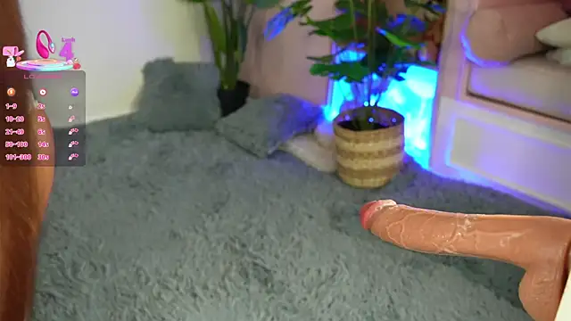 AnnieCouperr online show from October 1, 2025, 8:13 pm