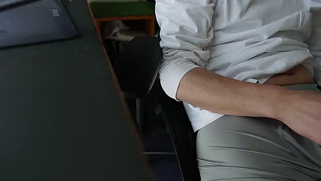 riku velvet online show from April 8, 2026, 12:56 am