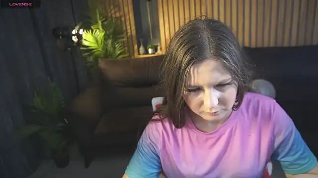 Snapshot of CraveeDoll chatting on February 20, 2026, 7:16 pm CraveeDoll online show from February 20, 2026, 7:16 pm