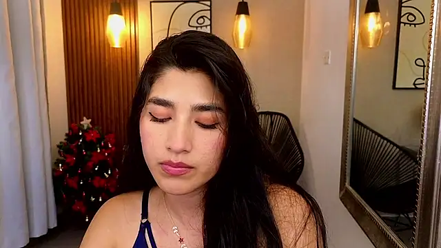 Lia Mar  online show from December 1, 2025, 6:09 pm