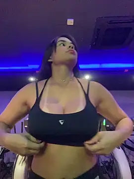 BellaLeclair online show from February 13, 2026, 8:20 pm