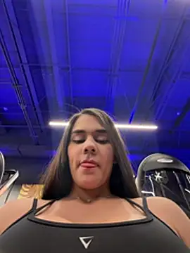 BellaLeclair online show from April 17, 2026, 10:12 pm