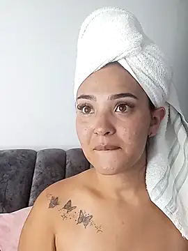 Snapshot of meli__brown chatting on October 17, 2025, 3:54 am meli brown online show from October 17, 2025, 3:54 am