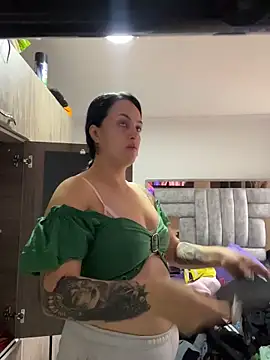 karolNails online show from March 4, 2026, 6:15 pm