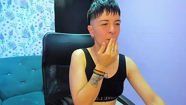 Snapshot of _Hannah_Hot chatting on October 12, 2025, 2:13 am Hannah Hot online show from October 12, 2025, 2:13 am