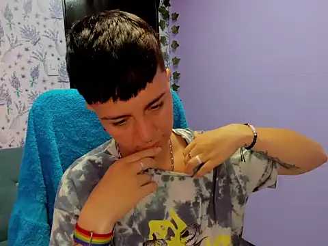 Snapshot of _Hannah_Hot chatting on September 10, 2025, 2:32 am Hannah Hot online show from September 10, 2025, 2:32 am