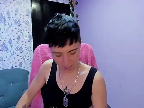 Snapshot of _Hannah_Hot chatting on October 2, 2025, 2:37 am Hannah Hot online show from October 2, 2025, 2:37 am