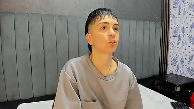 Snapshot of _Hannah_Hot chatting on February 3, 2026, 2:21 am Hannah Hot online show from February 3, 2026, 2:21 am