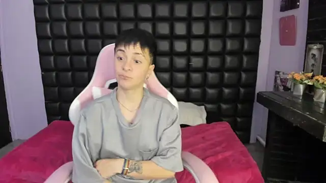  Hannah Hot online show from November 14, 2025, 12:14 am