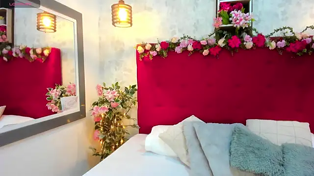 Snapshot of SarahEscobarr chatting on September 29, 2025, 4:19 am SarahEscobarr online show from September 29, 2025, 4:19 am