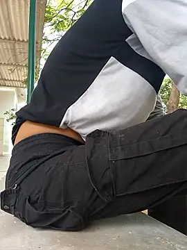 Snapshot of OmeningFurorji chatting on October 20, 2025, 5:53 am OmeningFurorji online show from October 20, 2025, 5:53 am