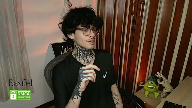 Mihail leroy online show from October 3, 2025, 2:48 am