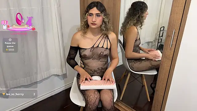 Snapshot of kayleesims_ chatting on June 11, 2026, 2:53 am kayleesims online show from June 11, 2026, 2:53 am