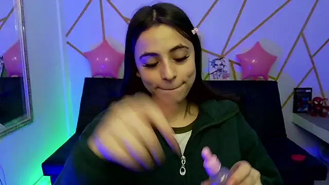 sofi lara28 online show from February 17, 2026, 12:24 pm