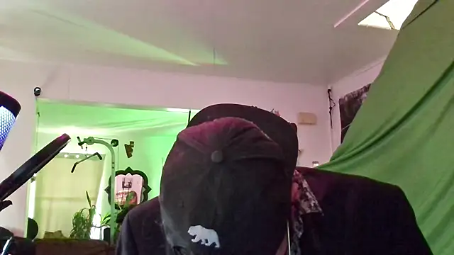 MasterDaddyCool online show from October 28, 2025, 4:39 pm