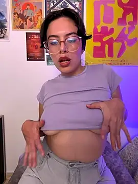 Snapshot of Katheerine chatting on October 28, 2025, 1:06 am Katheerine online show from October 28, 2025, 1:06 am