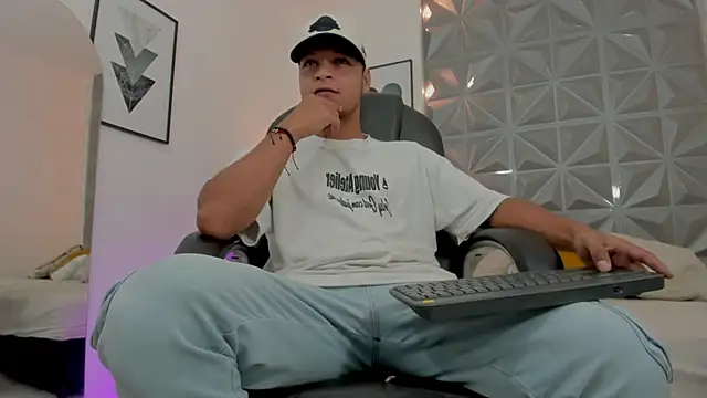 Ricky Owens1 online show from November 19, 2025, 6:30 pm